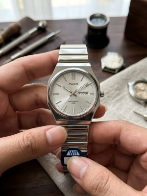 Casio Standard White Dial Watch for Men (MTP-E735D-7AV)